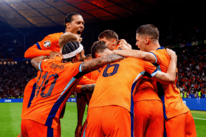 蒋光太受伤,离场,岁韩鹏飞首,广州赛马会,广州赛马,赛马赛事,马术资讯