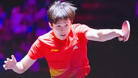 热刺新帅孔蒂更倾向贝尔回归，对阿扎尔加盟保持谨慎。