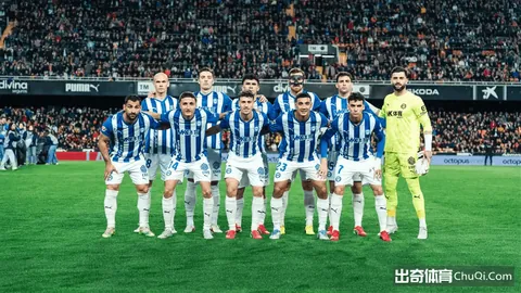 俄轻型飞机紧急着陆致2人遇难